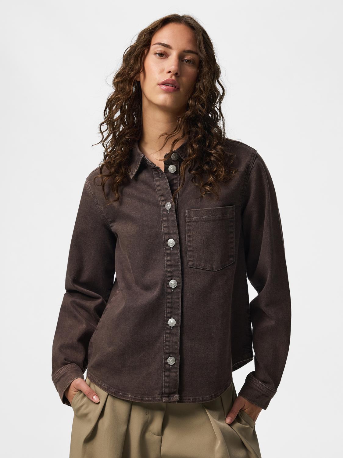 model_shot-front
